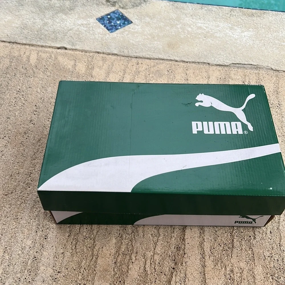 Puma Suede Classic* Steeple Gray and White 352634 66. Size 8. NWT.0 - Picture 5 of 7